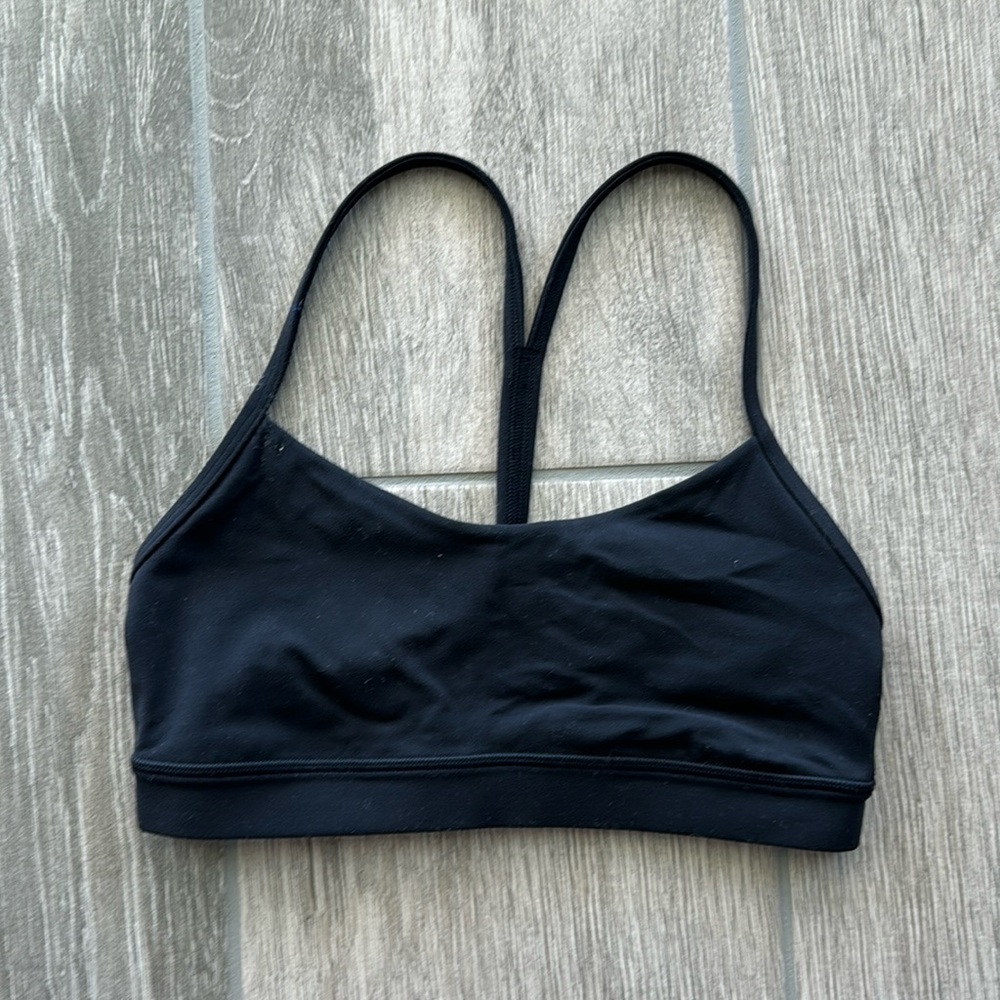 Lululemon size 6 sports bra EUC